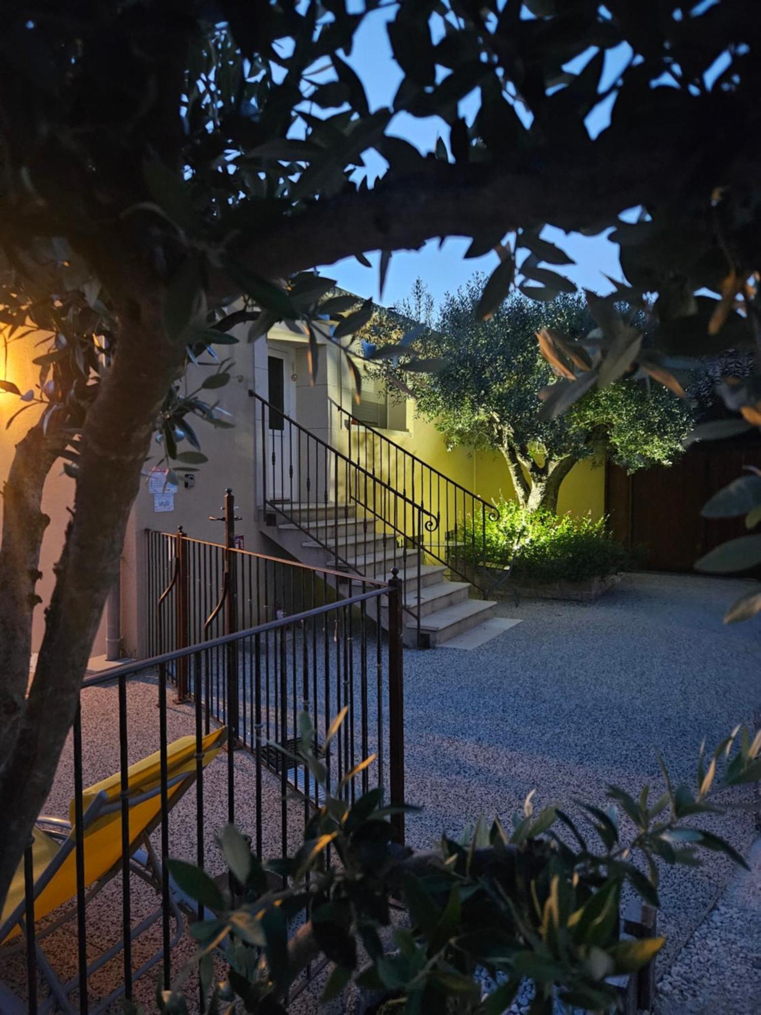 Le Rubiz Apartment La Coucourde Exterior photo